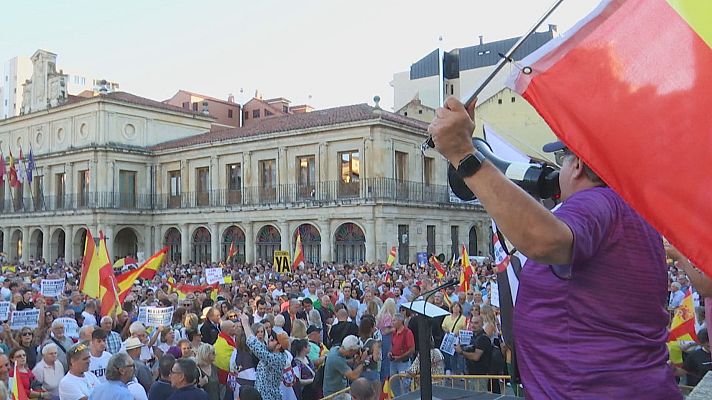 Noticias de Castilla y León - Miles de ciudadanos se concentran en Castilla y León a favor de Ceuta