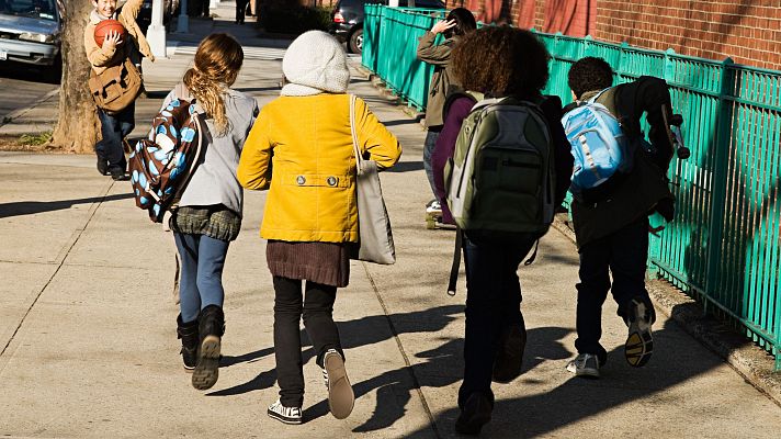 La tarde en 24h - Nueva York prohíbe la IA en las escuelas públicas