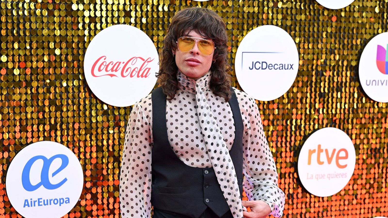 El cantante Leo Rizzi en la alfombra roja de la gala de los Premios Juventud 2023