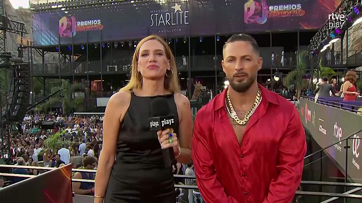 nynovargas_alfombraroja_premiosjuventud
