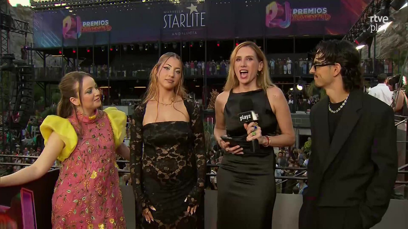 lucycalis_alfombraroja_premiosjuventud