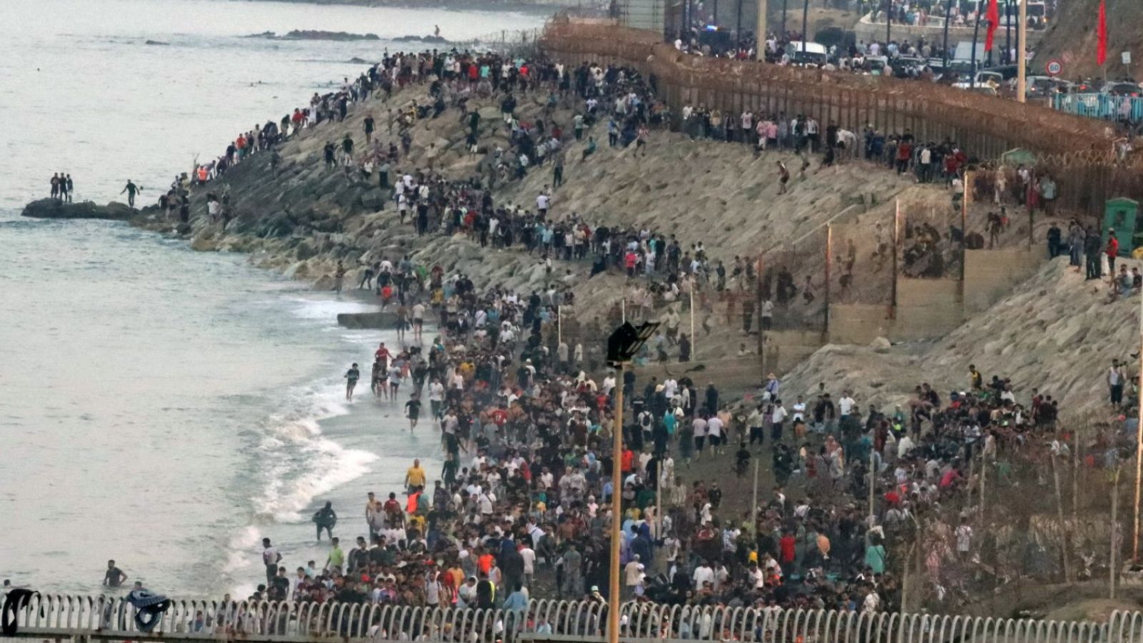 La Fiscalía avala que la Audiencia Nacional investigue la entrada de más de 70.000 personas en Ceuta el pasado 30 y 31 de julio