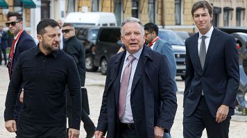 Zelenski califica de "provechosa" la reuni�n con los enviados de Trump y espera iniciar pronto las negociaciones trilaterales