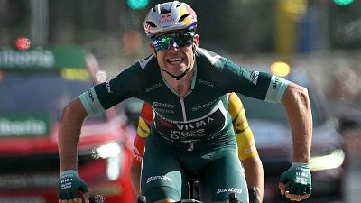Van Aert se impone al sprint en una escapada en Córdoba en la 15ª etapa de la Vuelta 2026