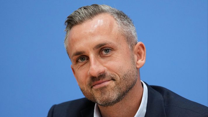 La tarde en 24h - Steven Forti, profesor de Historia: "hay un voto de castigo a Merz"
