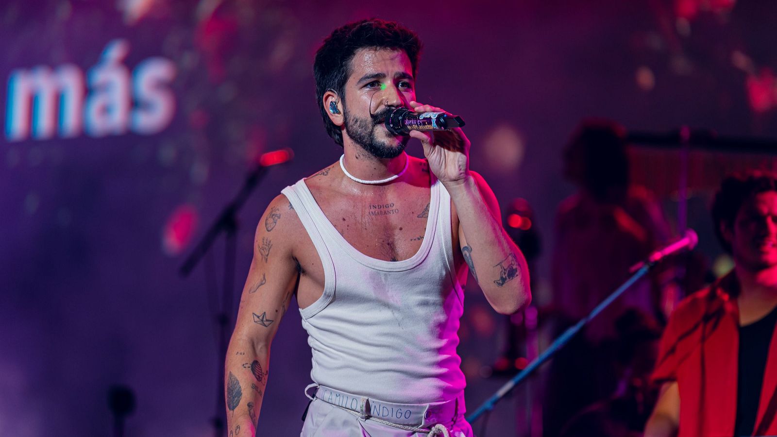 Camilo persenta nuevo disco