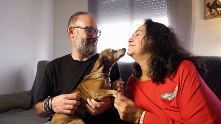 Dog House - Juana Fran y Ana Belén: Una vida nueva