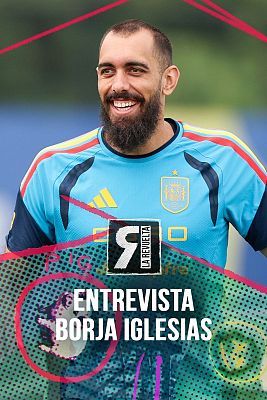 La Revuelta - Borja Iglesias reacciona al troleo de sus highlights