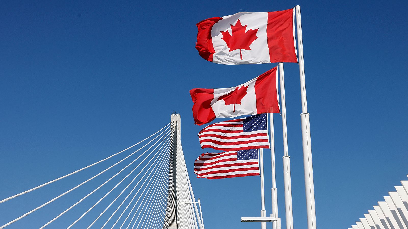 Entran en vigor los aranceles de Canadá contra Estados Unidos