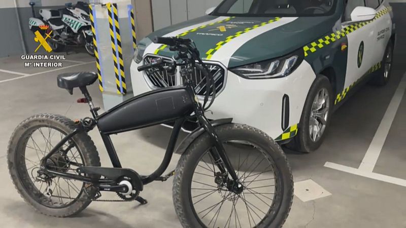 Investigado un varón por circular con una bicicleta moto