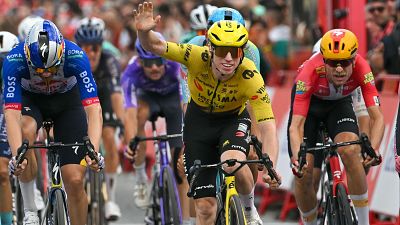 Matthew Brennan hace historia en Sevilla tras su quinta victoria en La Vuelta 2026