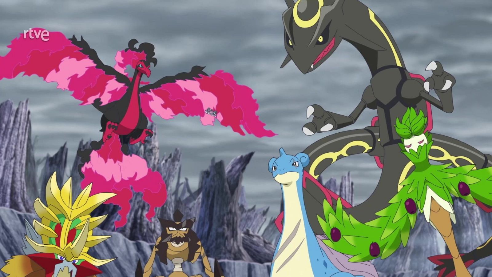Seis Pokémon, incluyendo Moltres de Galar, Mega Rayquaza, Rillaboom, Urshifu, Lapras y Shaymin, posan sobre un paisaje rocoso con el logo de "rtve" en la esquina superior izquierda.
