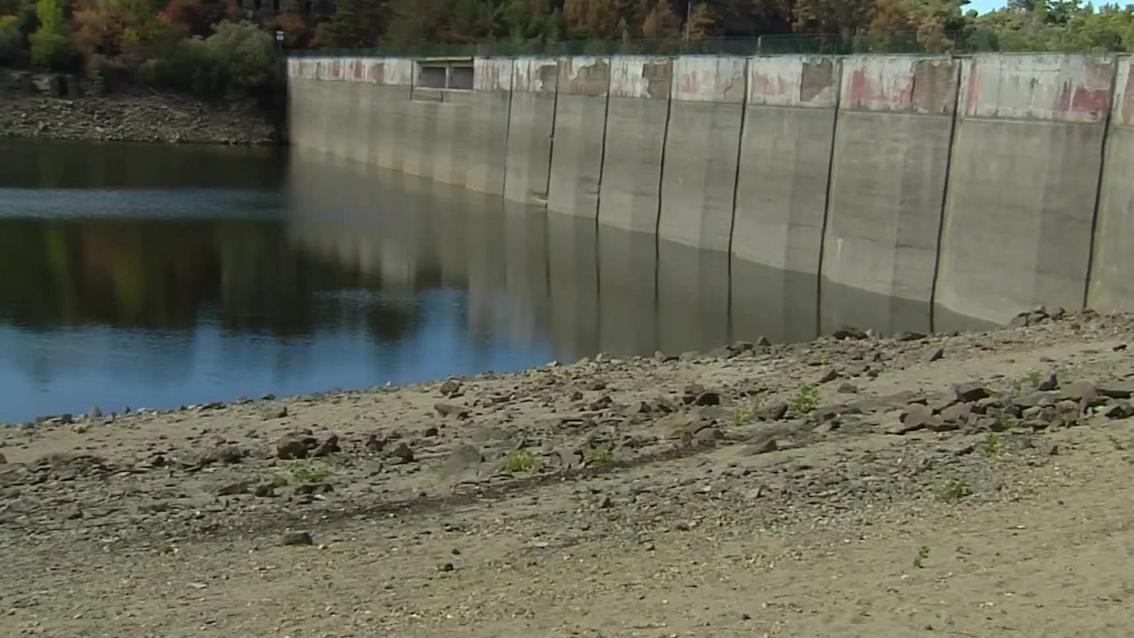 El embalse de Puente Alta en Segovia en alerta