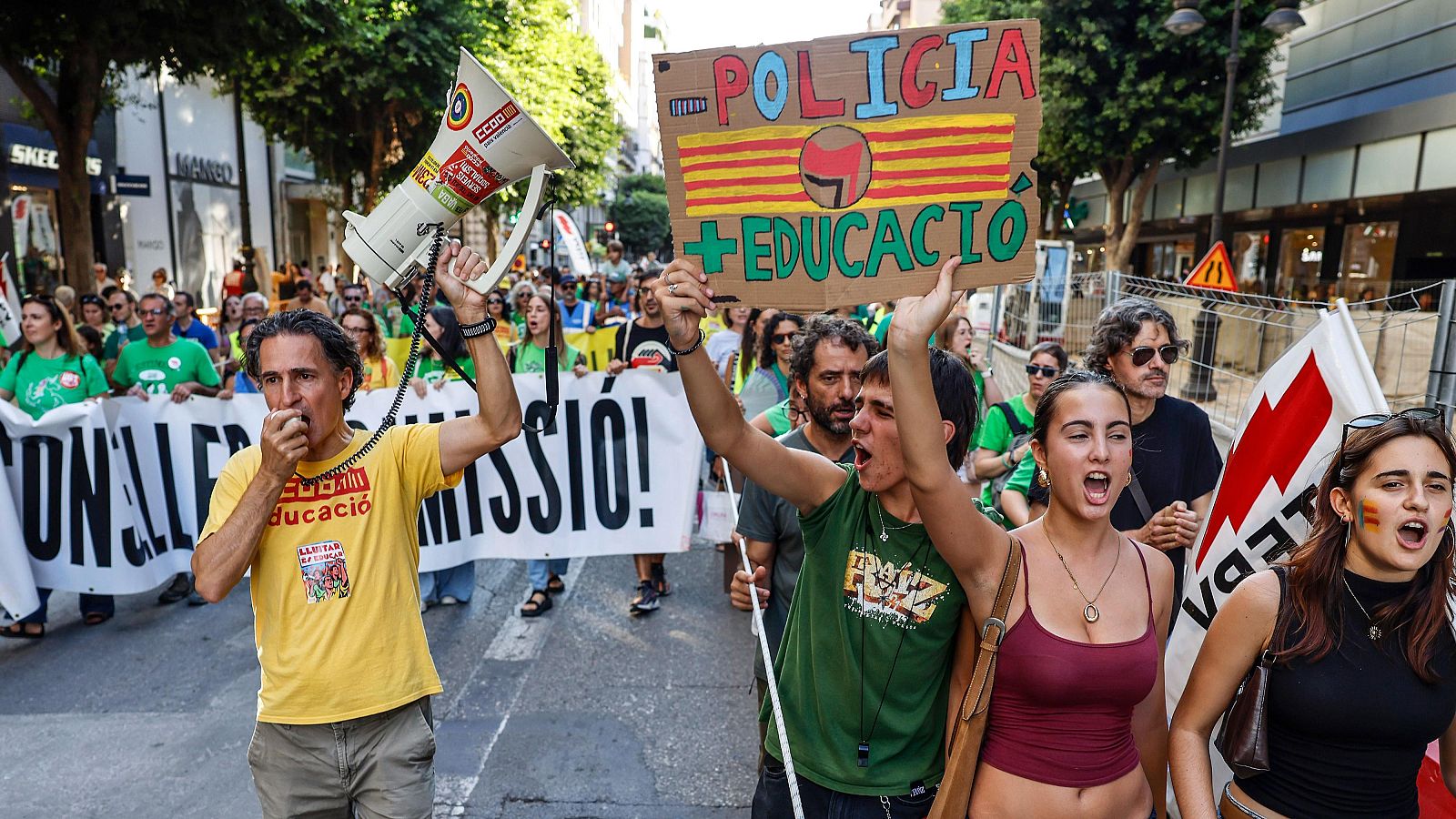 Los docentes vuelven a salir a la calle en Valencia por una educación "digna" y para exigir mejoras
