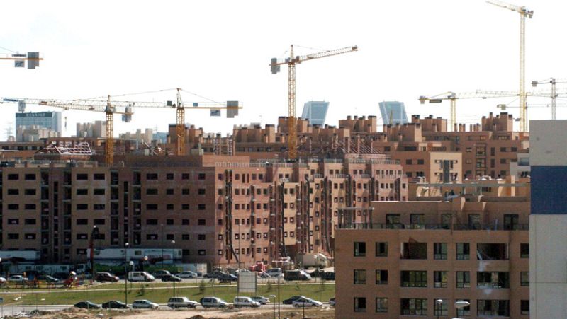 El encarecimiento de las hipotecas está provocando que cada vez se compren más casas al contado | Ver