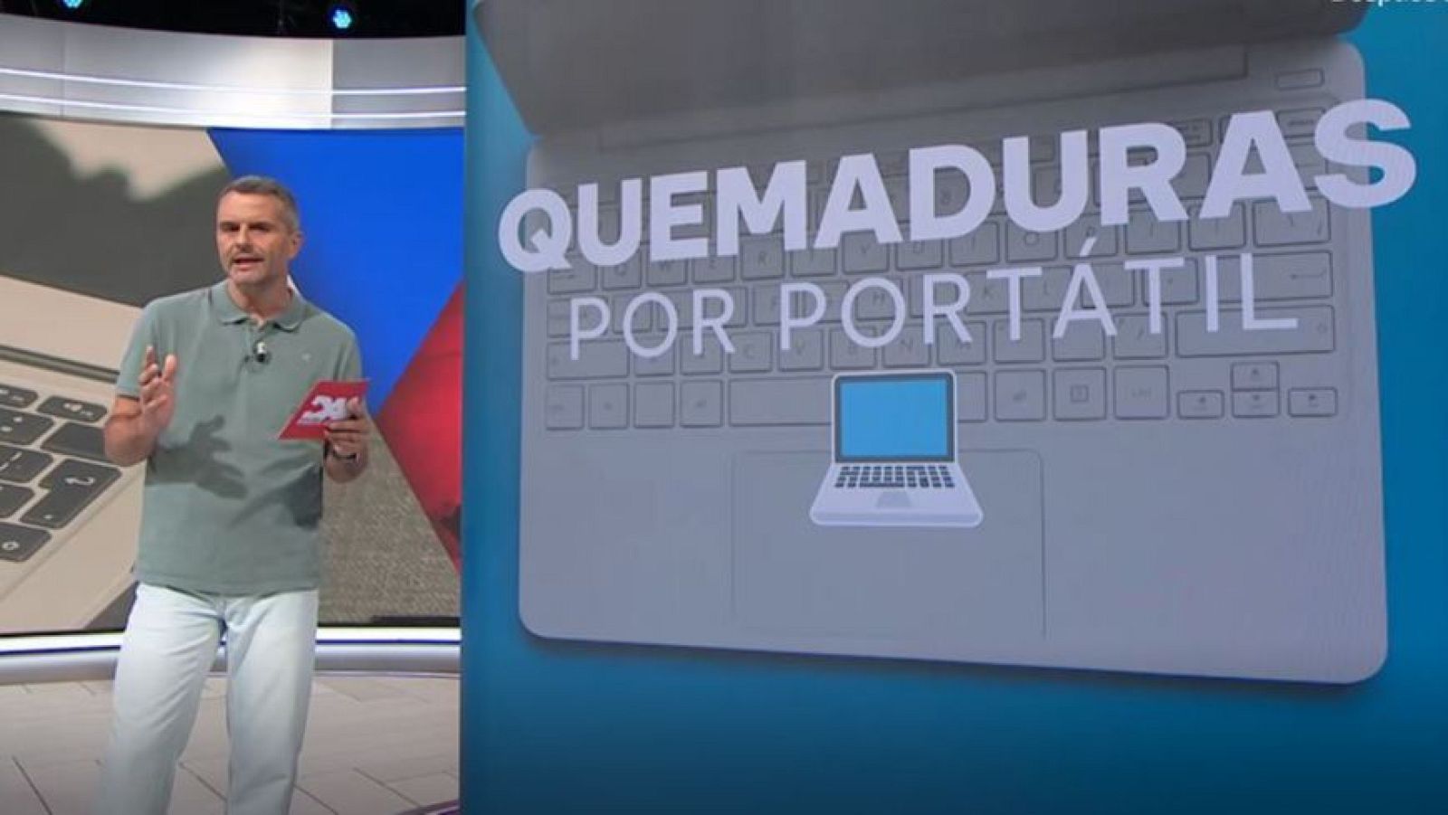 Marc Sala, presentador de Canal 24 Horas, informa sobre quemaduras por portátil. Lleva un polo verde y una tarjeta "24H". Pantalla muestra "QUEMADURAS POR PORTÁTIL".