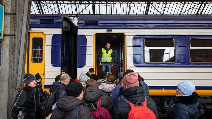 Telediario 1 - Un dron ruso impacta en un tren ucraniano junto a la frontera polaca