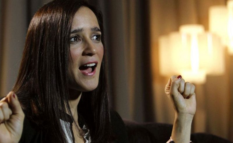 Julieta Venegas reivindica sus raíces con 'Los momentos' | Ver