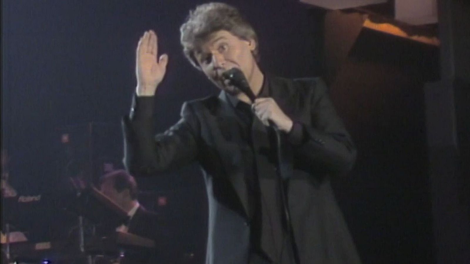 Raphael canta "A esa" (1980)