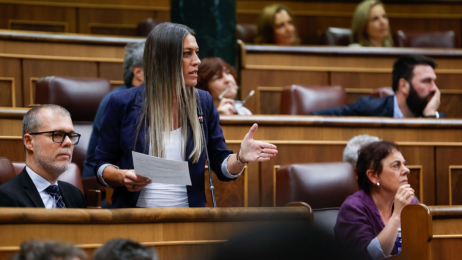 La portavoz de Junts, Míriam Nogueras, interviene en la sesión de control al Gobierno