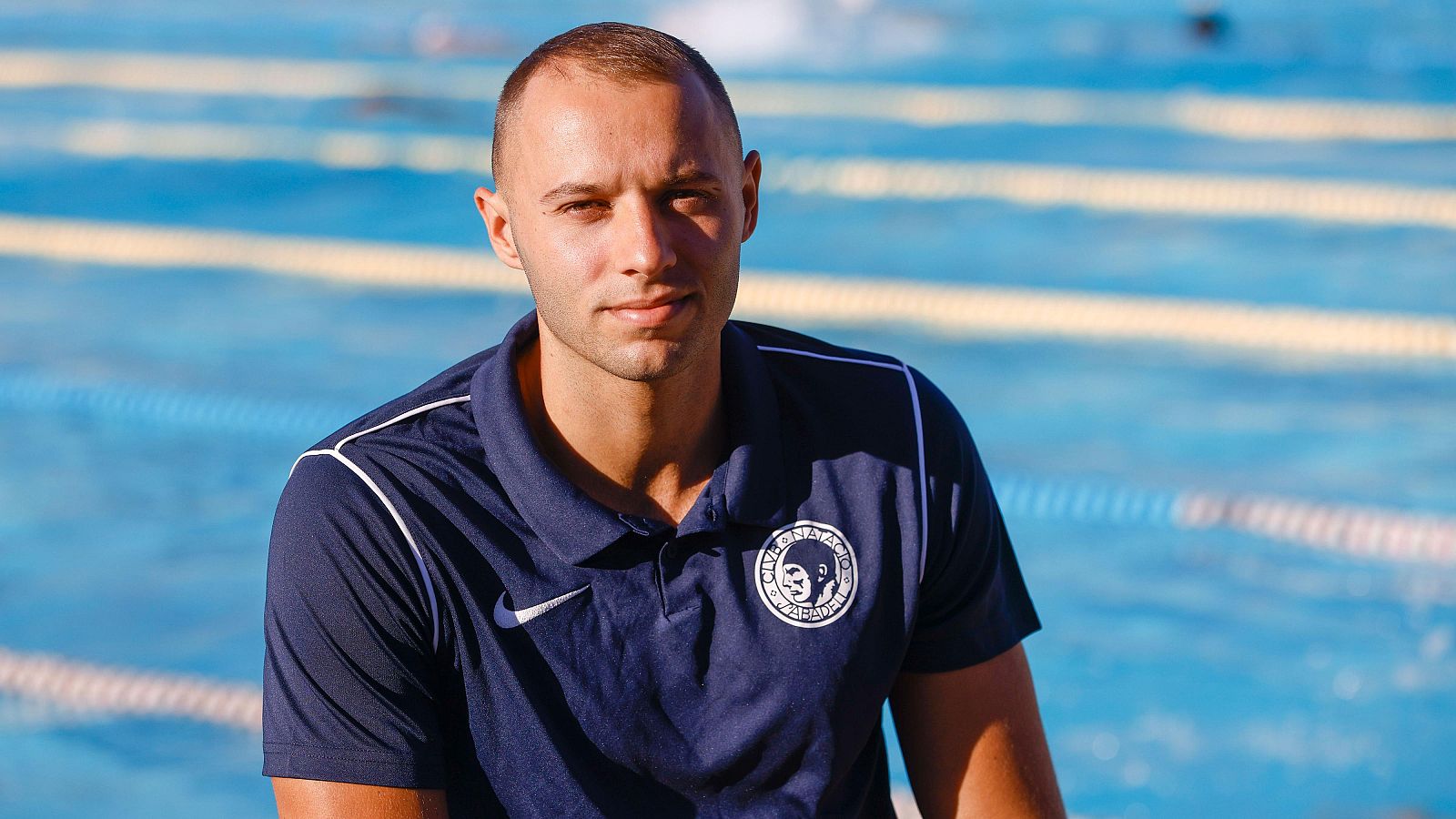 El renacer del jugador de waterpolo del CN Sabadell Axel Corres tras superar un cáncer