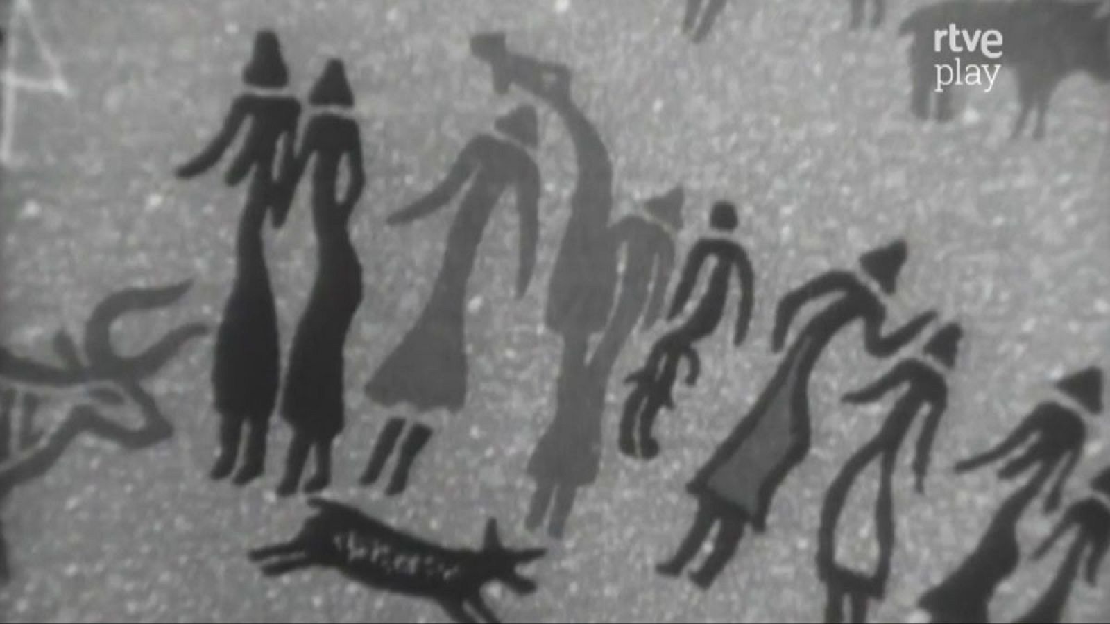 Arte rupestre monocromático con figuras humanas y animales, evocando la prehistoria. Incluye el logo 'rtve play'.