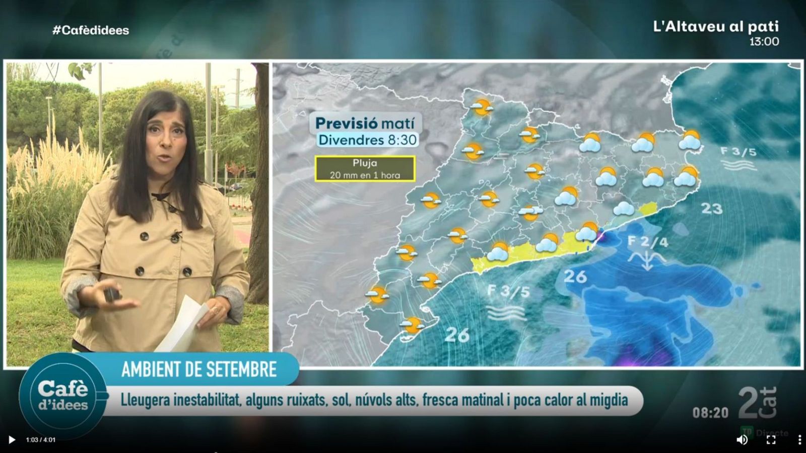 Eva Bala presenta la previsión meteorológica de Cataluña con sol, nubes y lluvia. Se advierte de 20 mm de lluvia en 1 hora en la costa central. Temperaturas de 23°C al noreste y 26°C al sur. Previsión para la mañana del viernes.