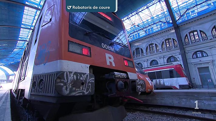 L'Informatiu - Detingut un home per sis robatoris de coure a la xarxa ferroviària de Barcelona