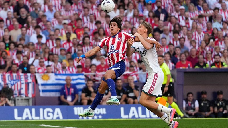 El Atl�tico tumba a un Madrid que jug� 40 minutos con diez en un derbi caliente y pol�mico