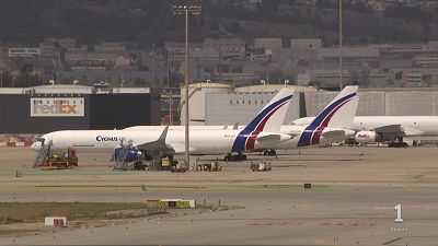 Una dècada donant voltes a l'ampliació del Prat