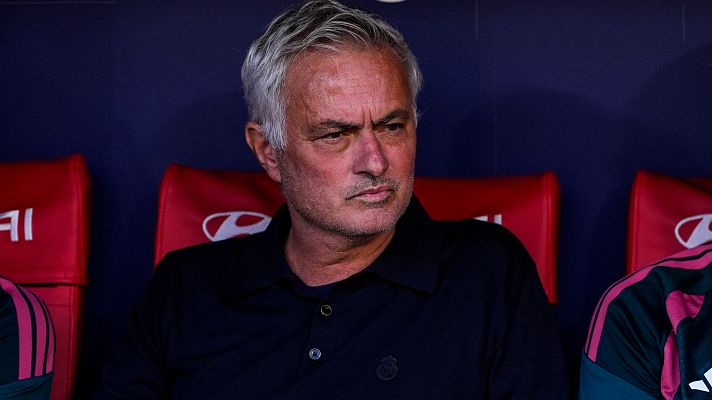 Fútbol - El enfado de Mourinho tras el derbi: "Se han equivocado, enhorabuena al comité arbitral"