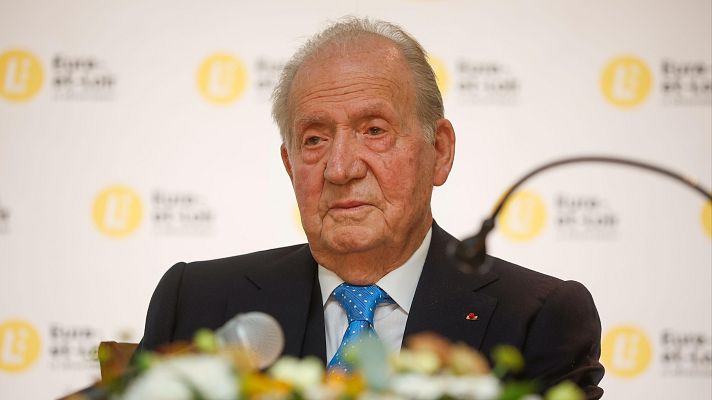 Telediario Fin de Semana - Juan Carlos I recibe un premio por sus memorias, su "último legado": "Viva donde viva, perteneceré siempre a España"