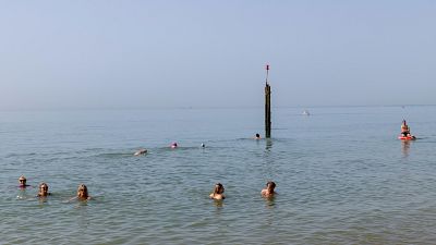 Ba�istas en un arenal