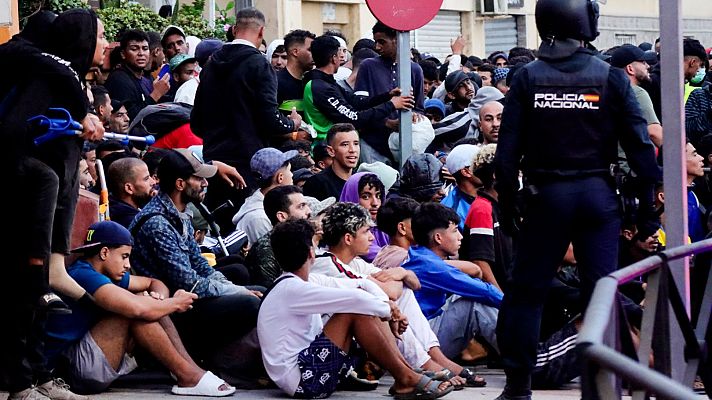 Telediario 1 - Ceuta afronta la falta de plazas para acoger a cientos de menores migrantes no acompañados