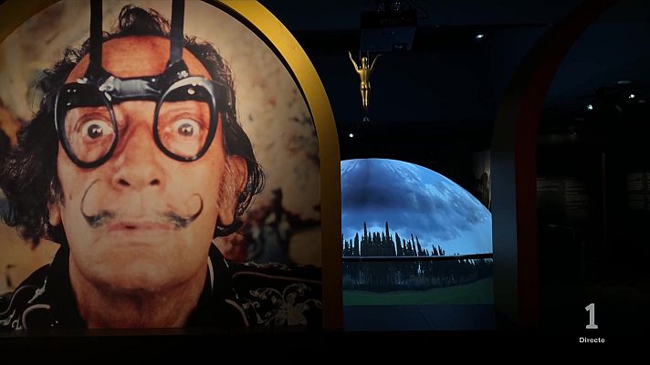 L'Informatiu - El Dalí més cibernètic s'exhibeix a la Casa Amatller
