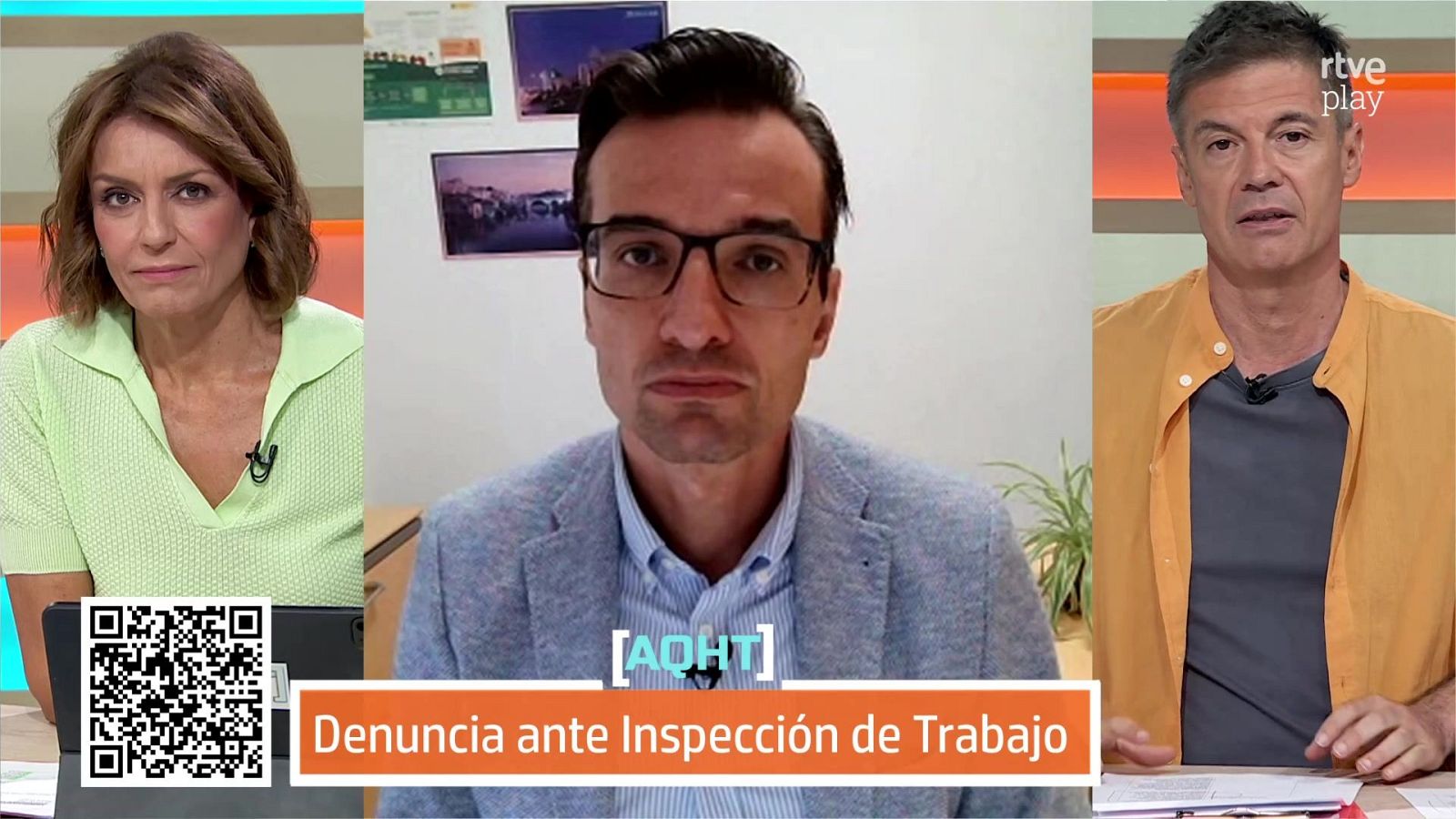 Pantalla dividida con Mónica López, un hombre con gafas y Roberto Leal. Banda naranja inferior con "Denuncia ante Inspección de Trabajo". Logo "rtve play" en panel derecho.
