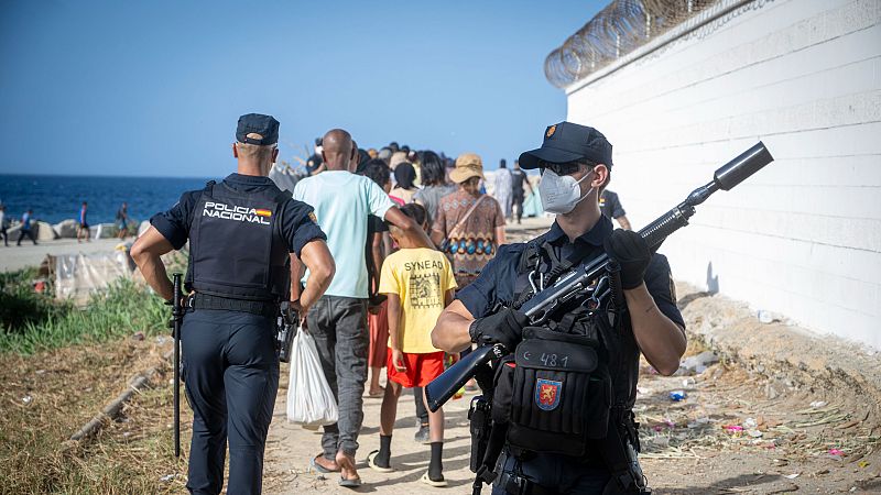 El Gobierno refuerza la frontera en Ceuta y Melilla ante los llamamientos para una nueva entrada masiva