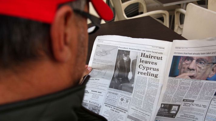 Telediario 1 - Chipre pospone la votación de la polémica tasa a los ahorradores