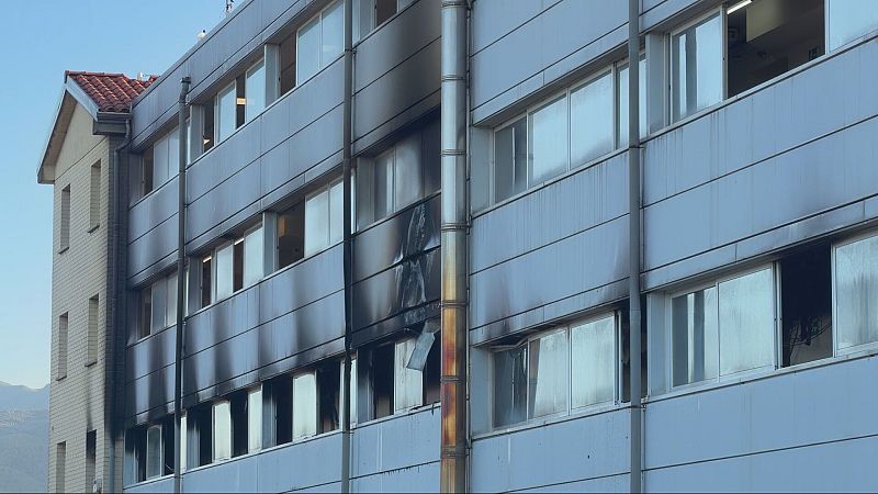 Façana exteriro de la residència on es va originar l'incendi