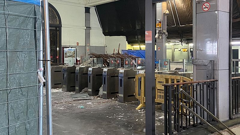 Desperfectes causats pel despreniment de la coberta de l'estació de Fabra i Puig