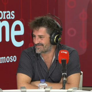 Jacobo García: "Bukele me parece el personaje más fascinante desde el chavismo, aunque me parece espantoso"