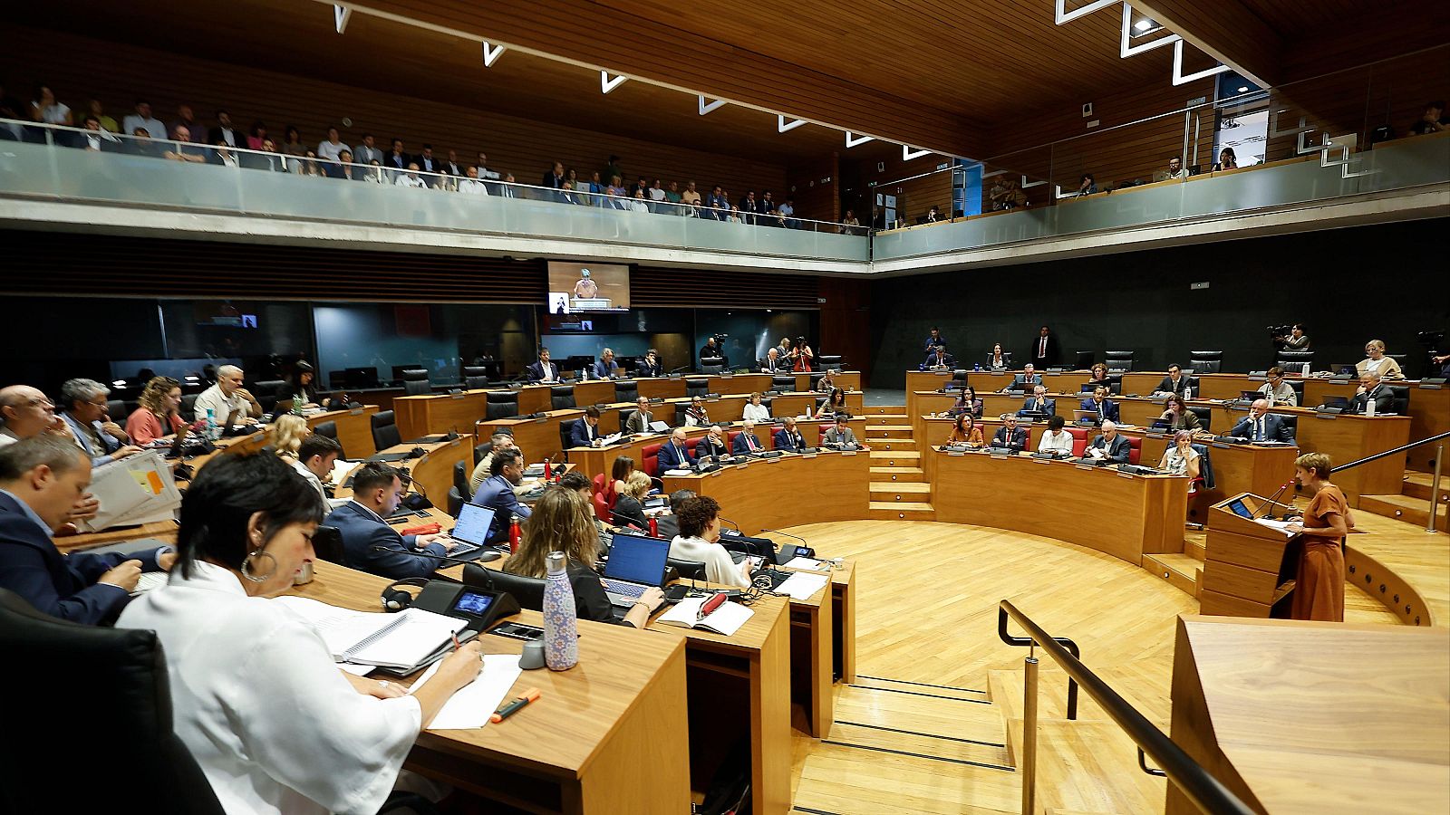 La oposición cuestiona a Chivite en varios aspectos de su gestión