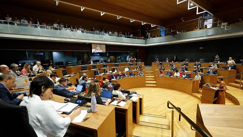 La oposición cuestiona a Chivite en varios aspectos de su gestión