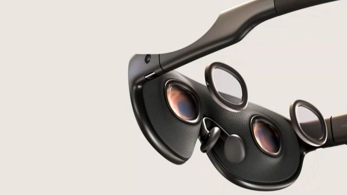 Telediario 1 - Meta lanza unas nuevas gafas inteligentes sin cámara, pero con IA y audio