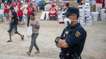 Muere un migrante en el asentamiento en la playa del Trampol�n, Ceuta