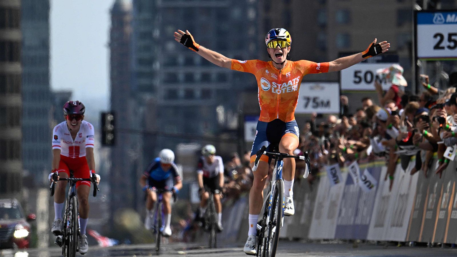Demi Vollering se proclama campeona del mundo de ciclismo en ruta en Montreal 2026
