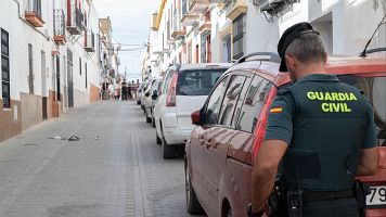 Detenido el hombre que se hab�a atrincherado en una vivienda tras matar a su pareja en Sevilla