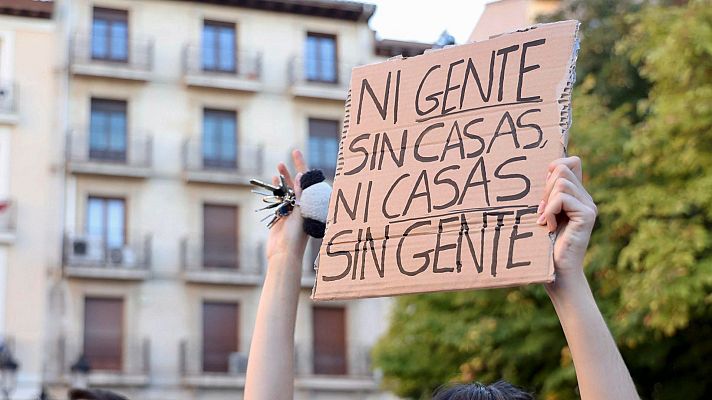 Telediario Fin de Semana - Expertos analizan posibles medidas contra la crisis de la vivienda pero avisan: "No existe una varita mágica"
