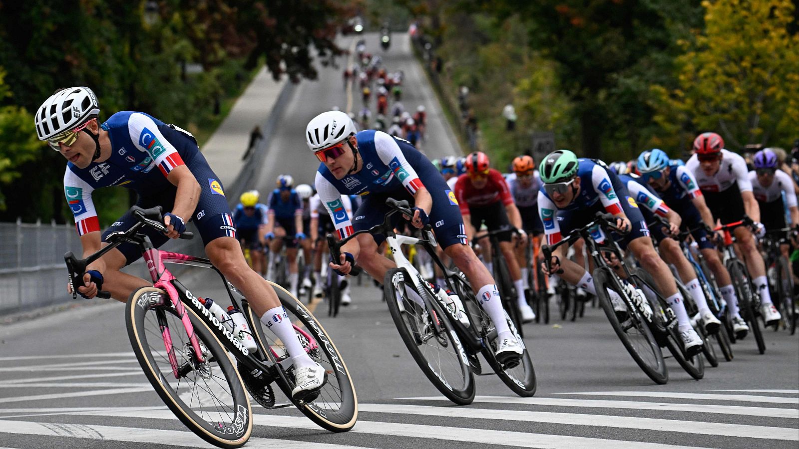 Resumen de la carrera en línea élite masculina del Mundial de ciclismo 2026