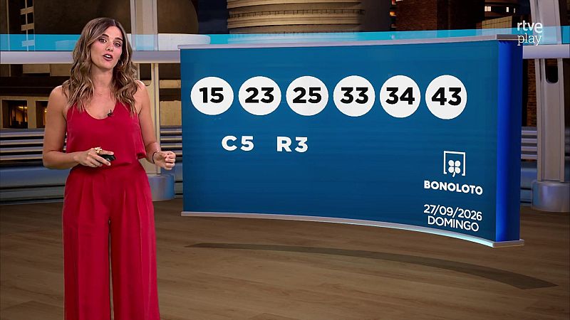 Sandra Daviú presenta los resultados de la Bonoloto en un estudio de televisión. La pantalla muestra los números: 15, 23, 25, 33, 34, 43, C5, R3, del sorteo del domingo 27 de septiembre de 2026.